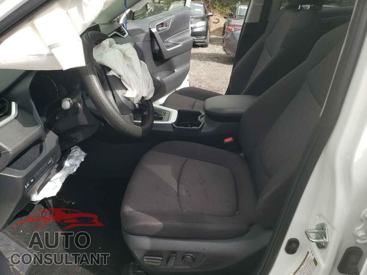 TOYOTA RAV4 2023 - JTMP1RFVXPD101164
