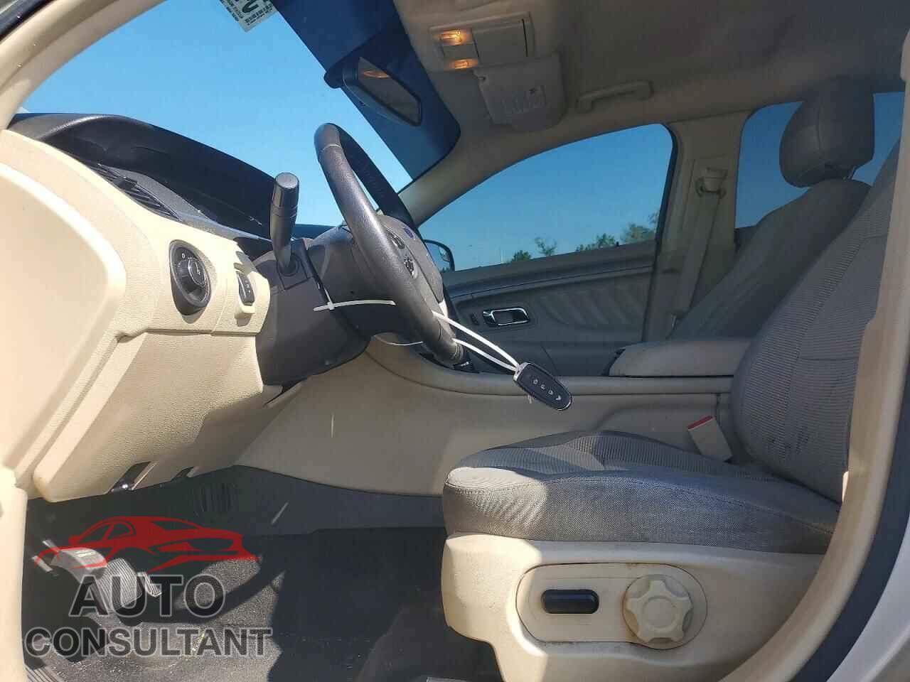 FORD TAURUS 2018 - 1FAHP2E84JG134940