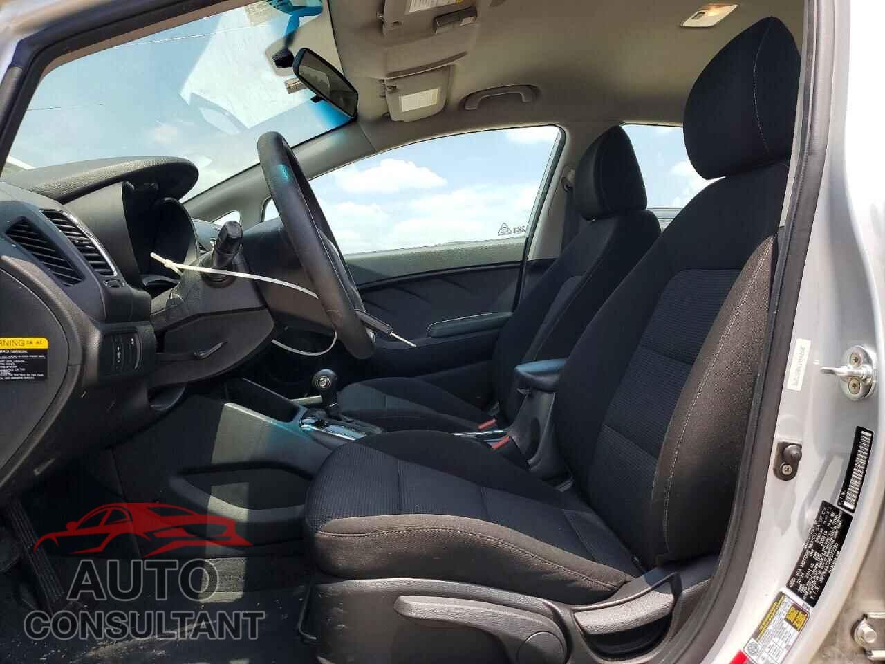 KIA FORTE 2017 - 3KPFK4A77HE077295