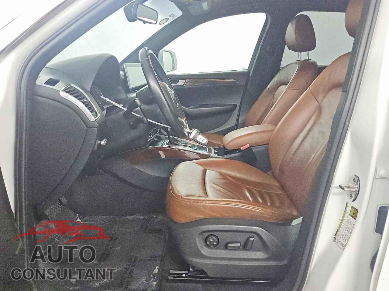 AUDI Q5 2010 - WA1CKAFP2AA087536