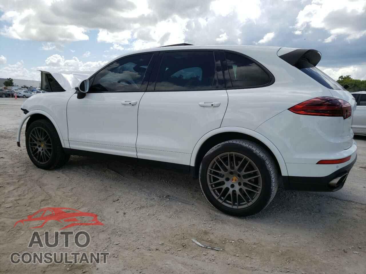 PORSCHE CAYENNE 2018 - WP1AA2A21JKA01630