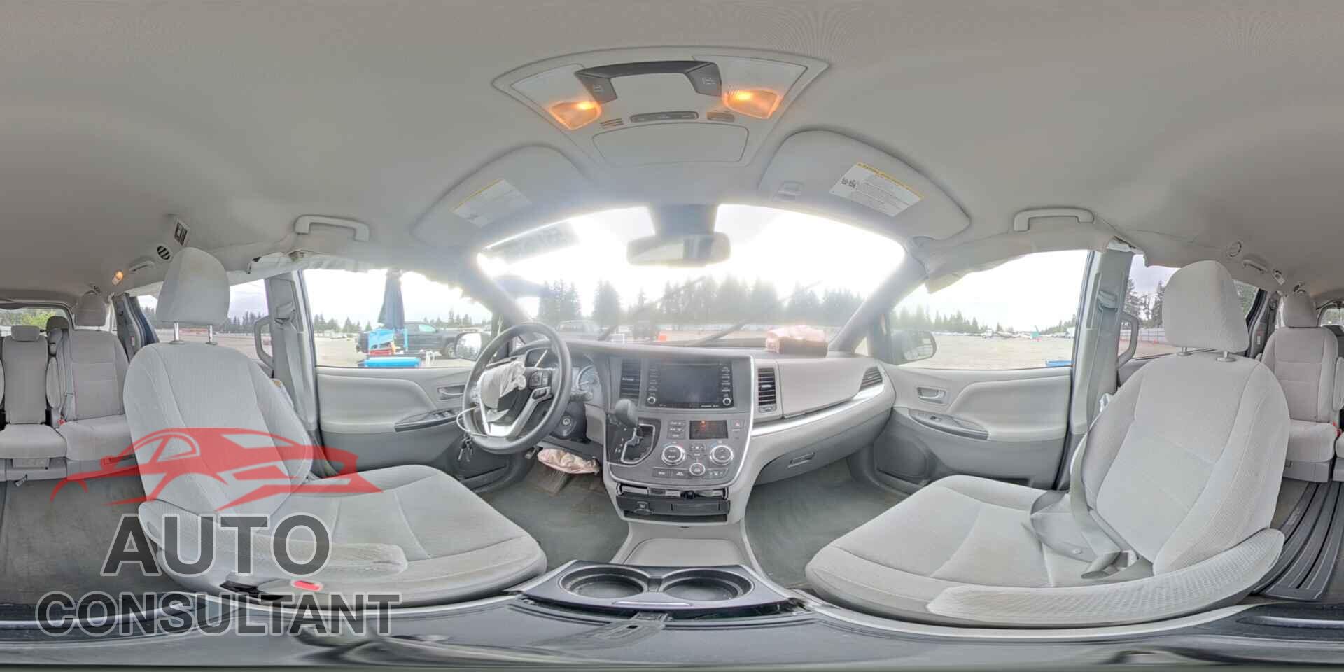 TOYOTA SIENNA 2018 - 5TDKZ3DC1JS904751