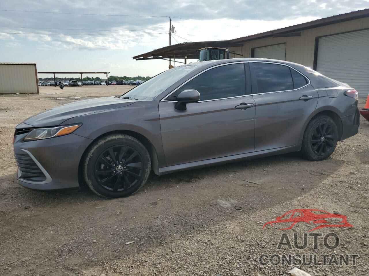 TOYOTA CAMRY 2022 - 4T1C11AK4NU638201