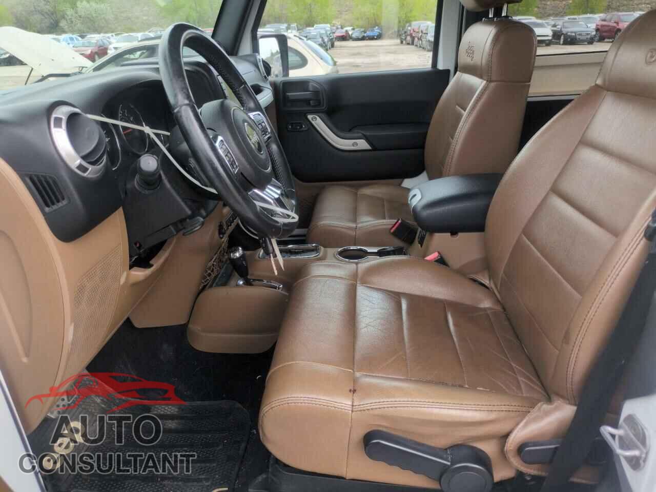 JEEP WRANGLER 2011 - 1J4AA5D16BL560683