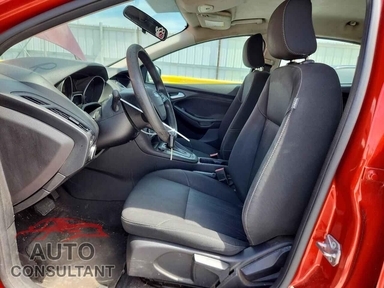 FORD FOCUS 2018 - 1FADP3FE0JL286830