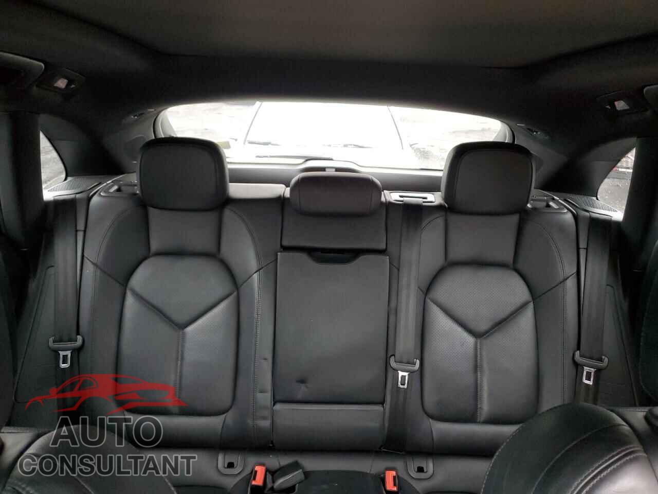 PORSCHE MACAN 2016 - WP1AB2A59GLB44450
