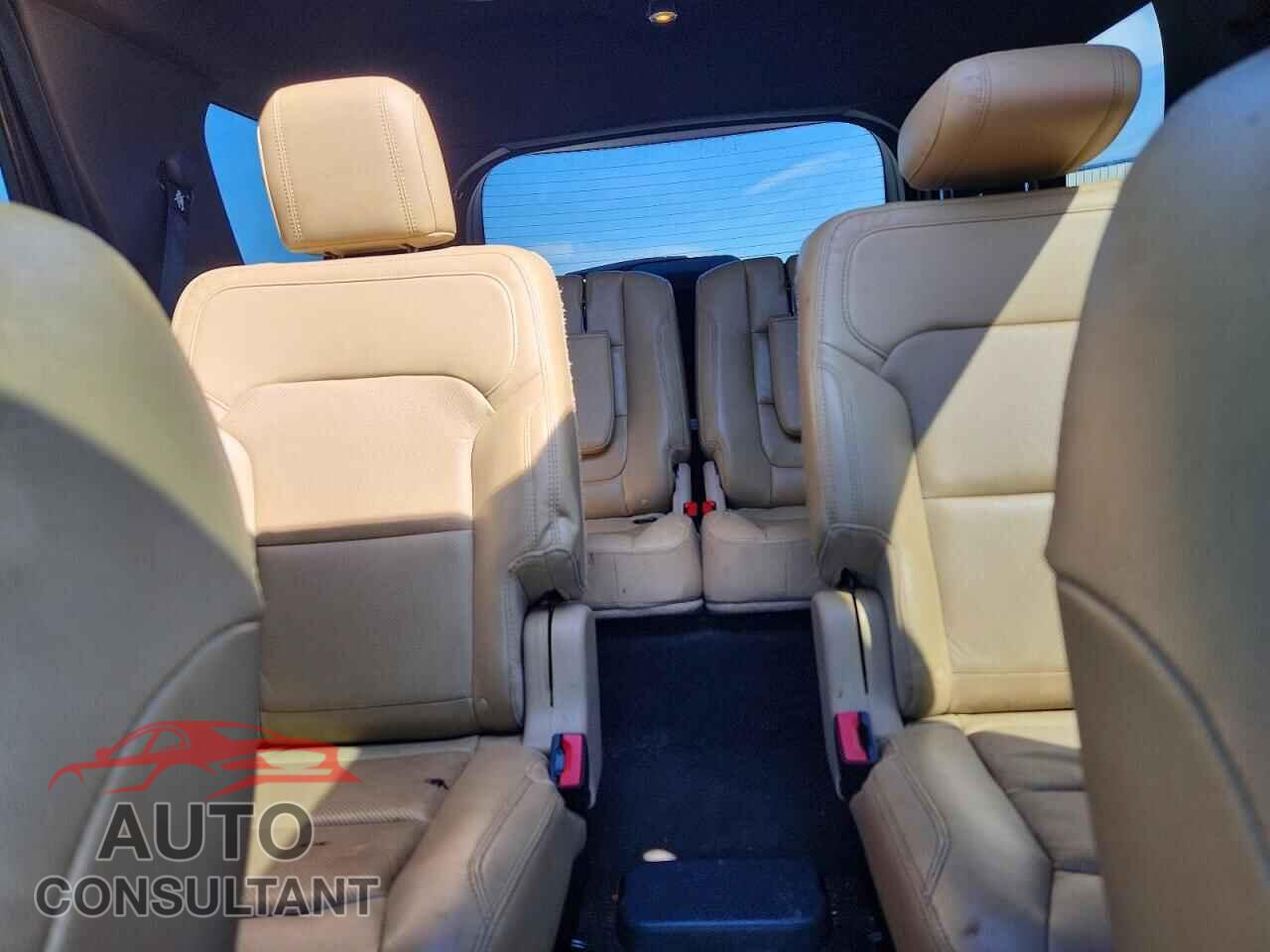 FORD EXPLORER 2017 - 1FM5K8F86HGD87521