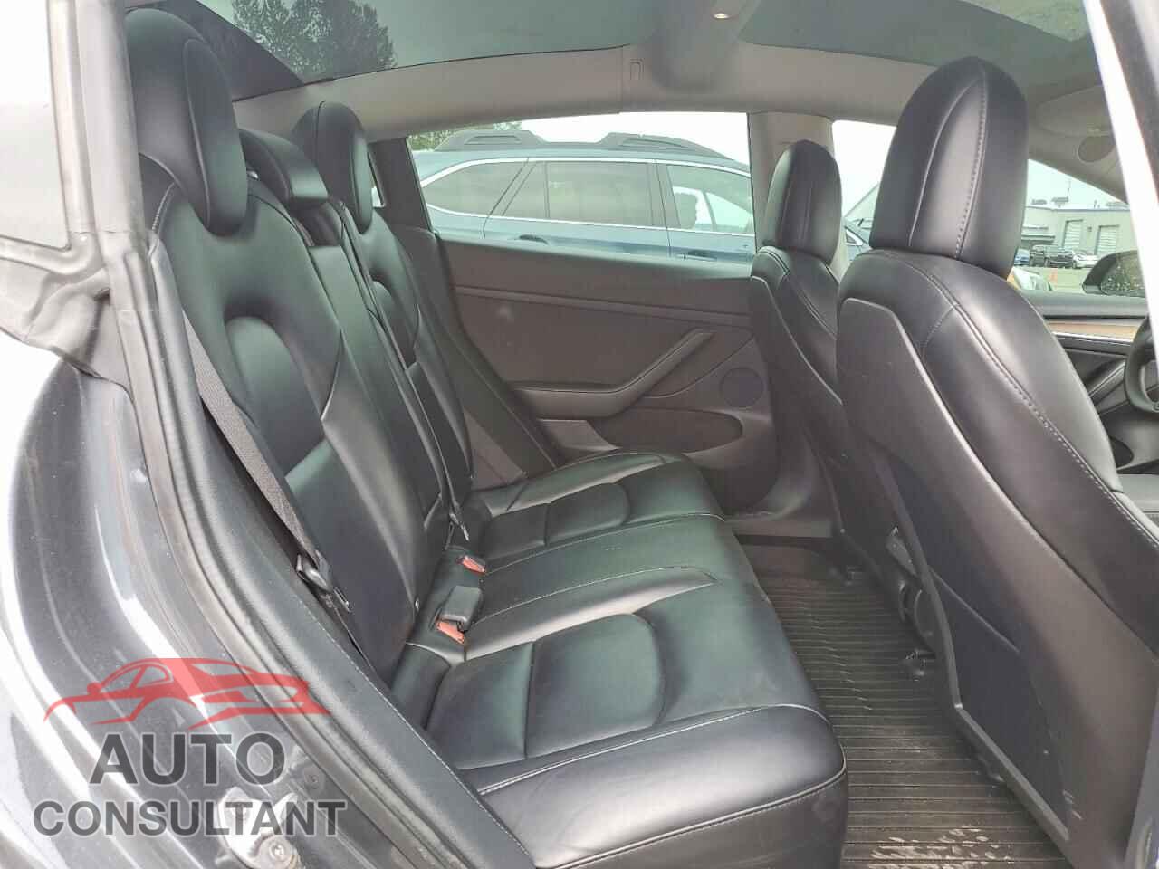 TESLA MODEL 3 2021 - 5YJ3E1EA8MF090690