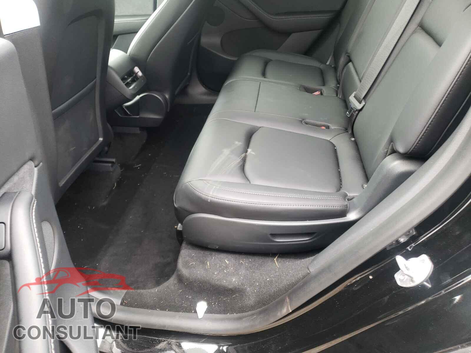 TESLA MODEL Y 2021 - 5YJYGAEEXMF199347