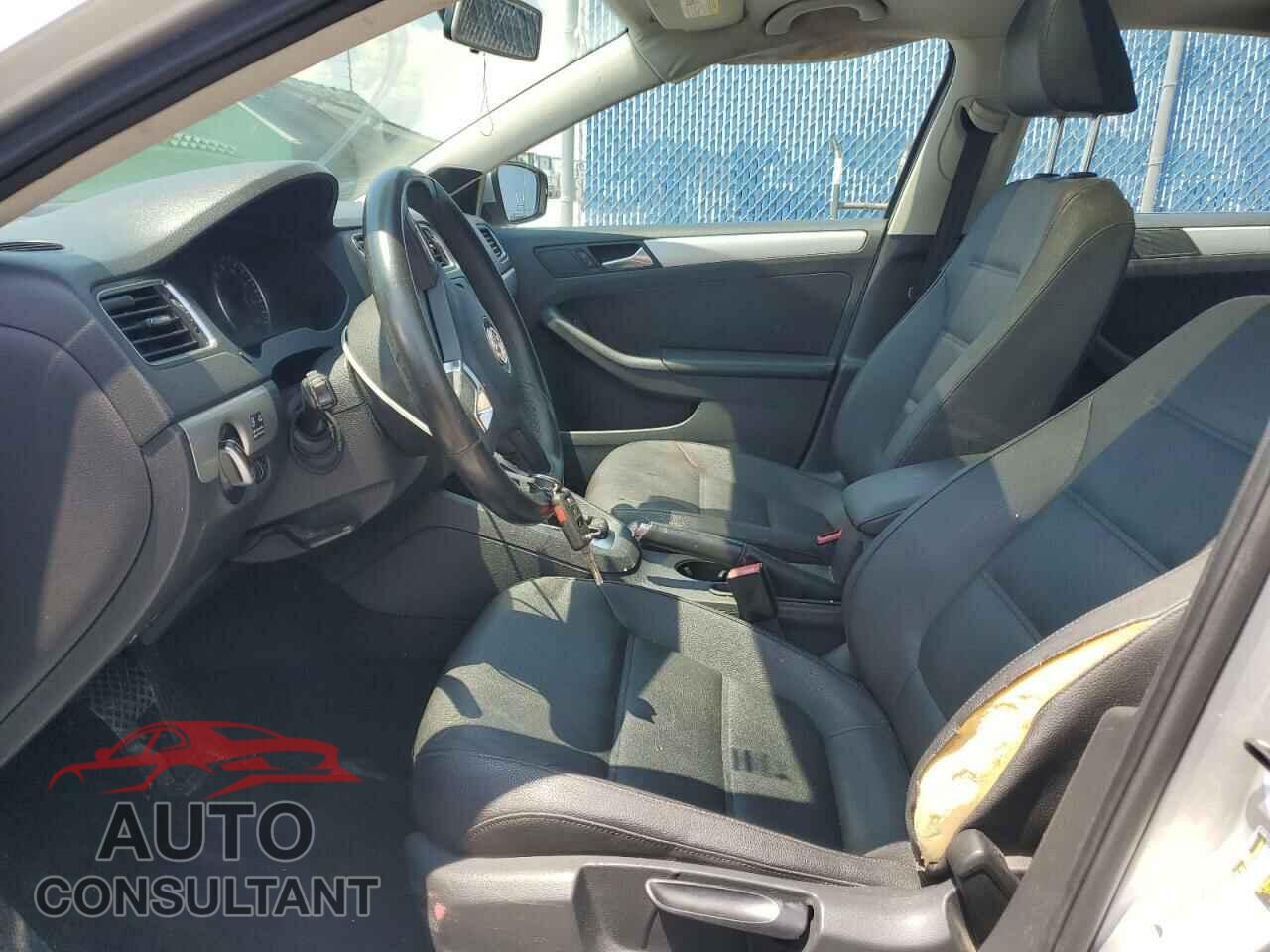 VOLKSWAGEN JETTA 2012 - 3VWLL7AJ3CM383063