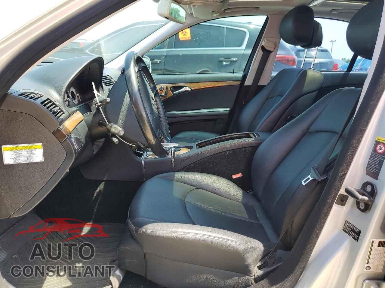 MERCEDES-BENZ E-CLASS 2009 - WDBUF56X49B435492