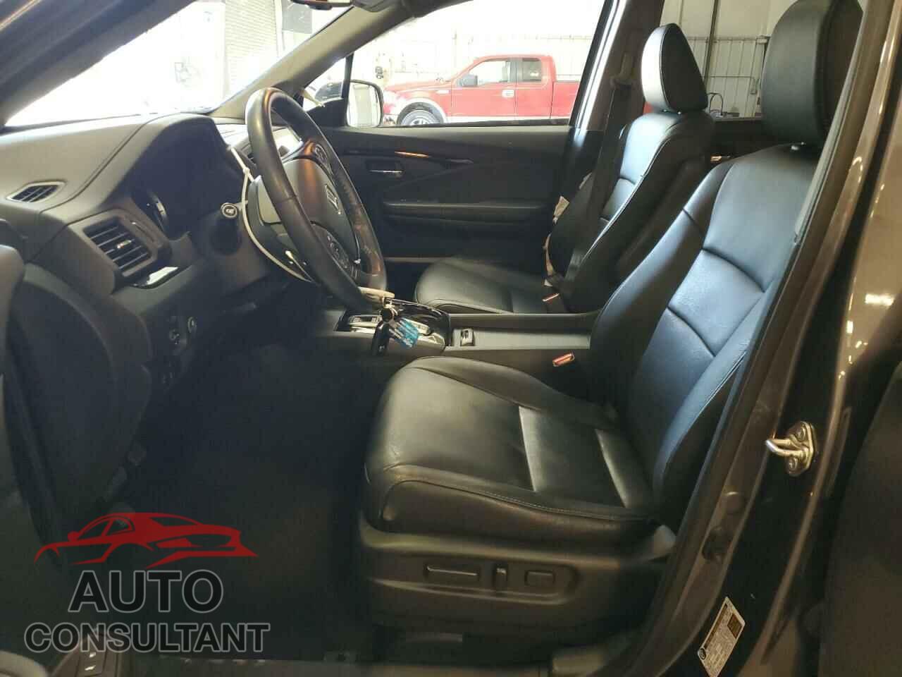 HONDA PILOT 2017 - 5FNYF6H96HB033007