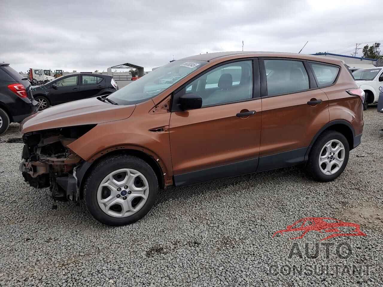 FORD ESCAPE 2017 - 1FMCU0F77HUA64431
