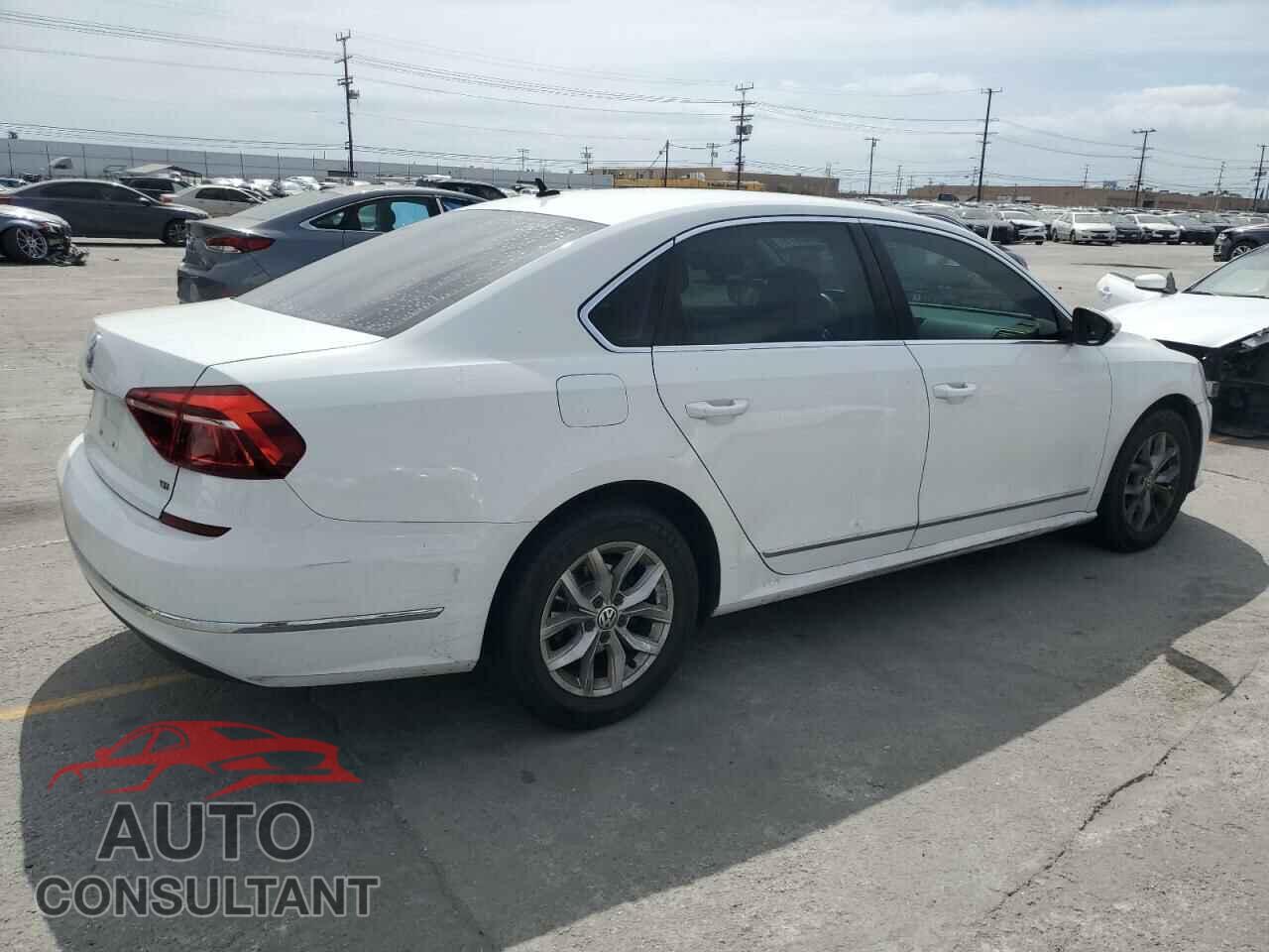 VOLKSWAGEN PASSAT 2017 - 1VWAT7A33HC003365