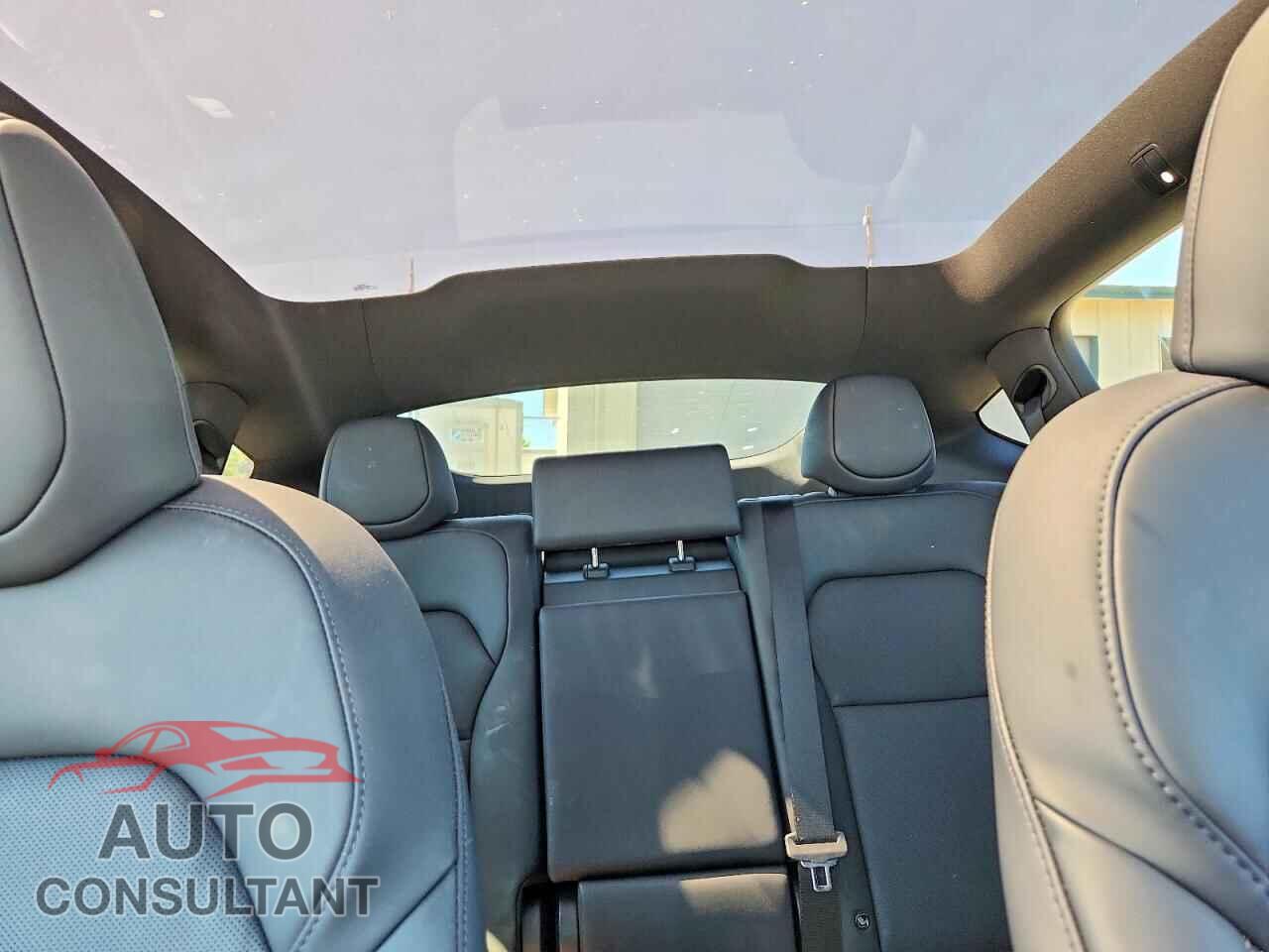 TESLA MODEL Y 2026 - 7SAYGDEE2TF583111