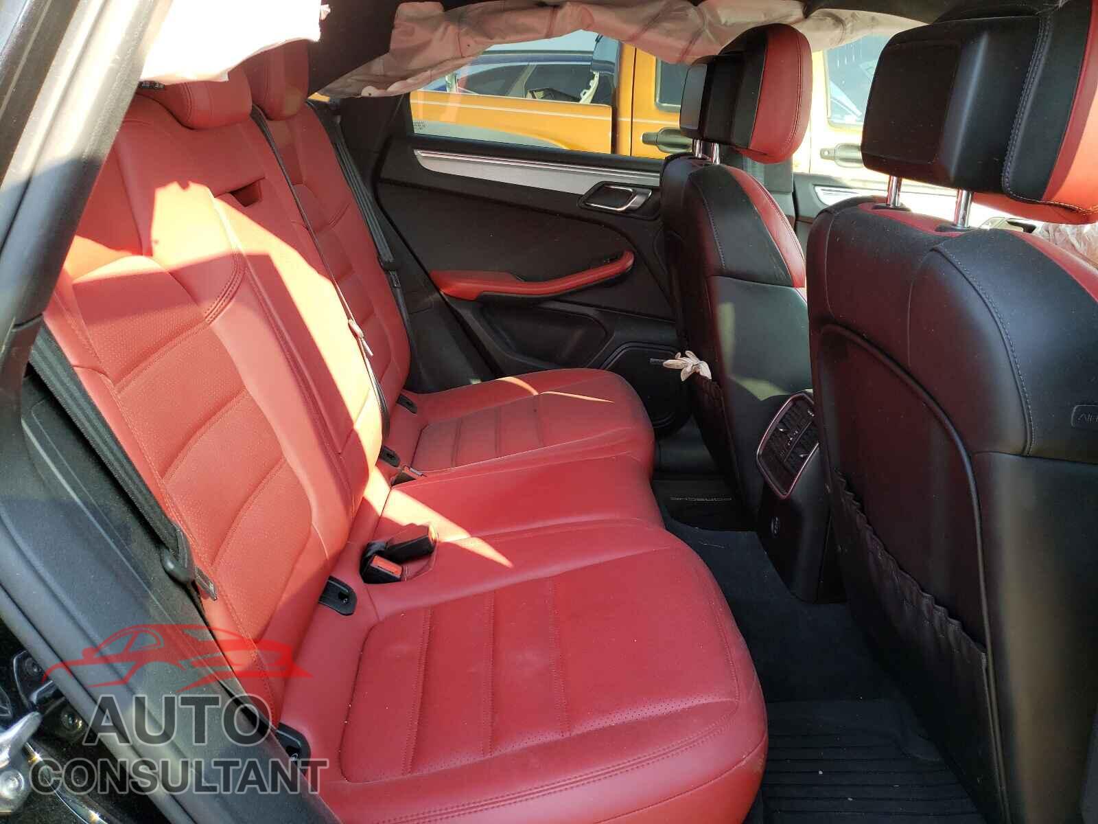 PORSCHE MACAN 2017 - WP1AF2A56HLB60661