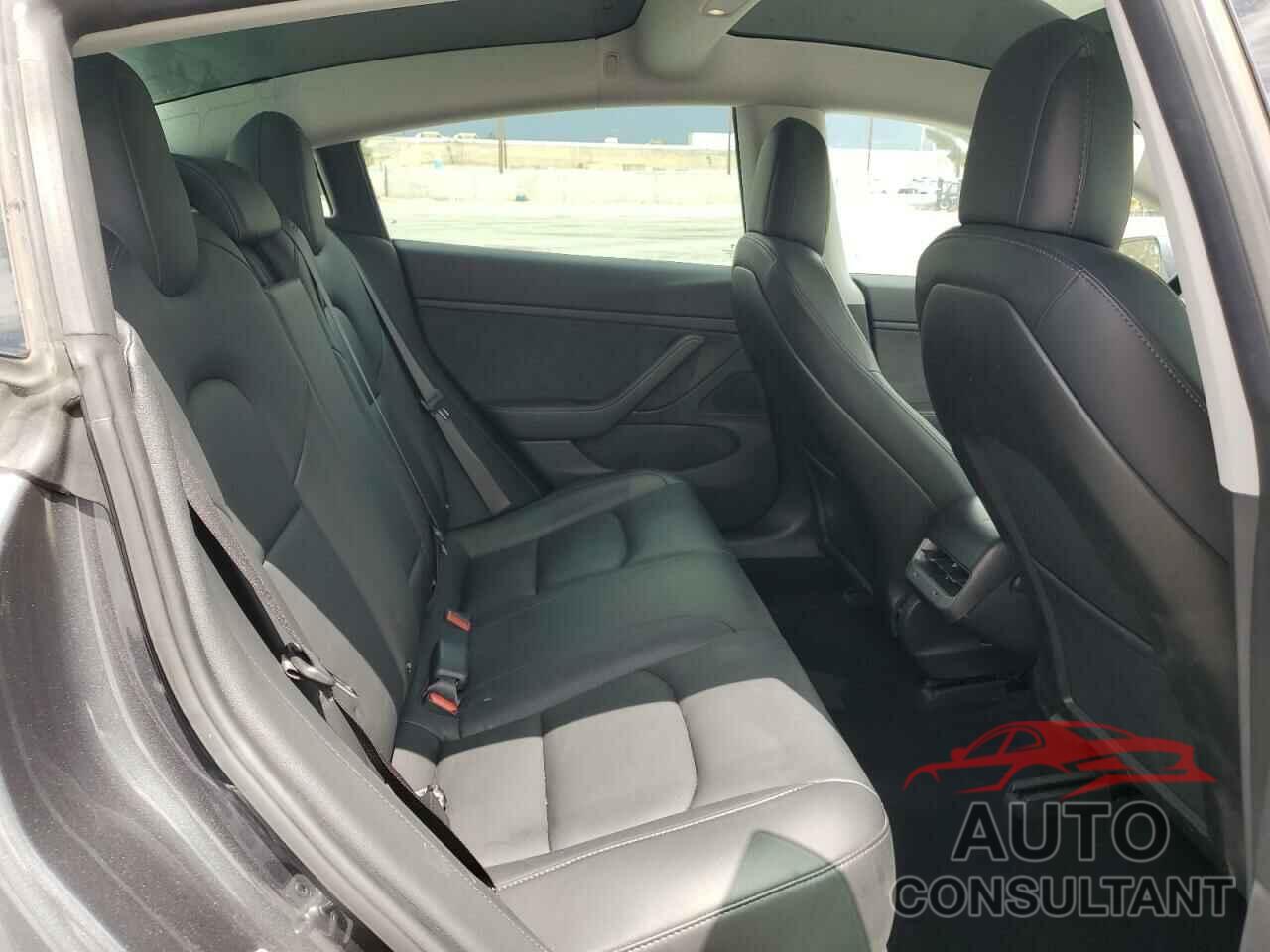 TESLA MODEL 3 2018 - 5YJ3E1EB5JF132382