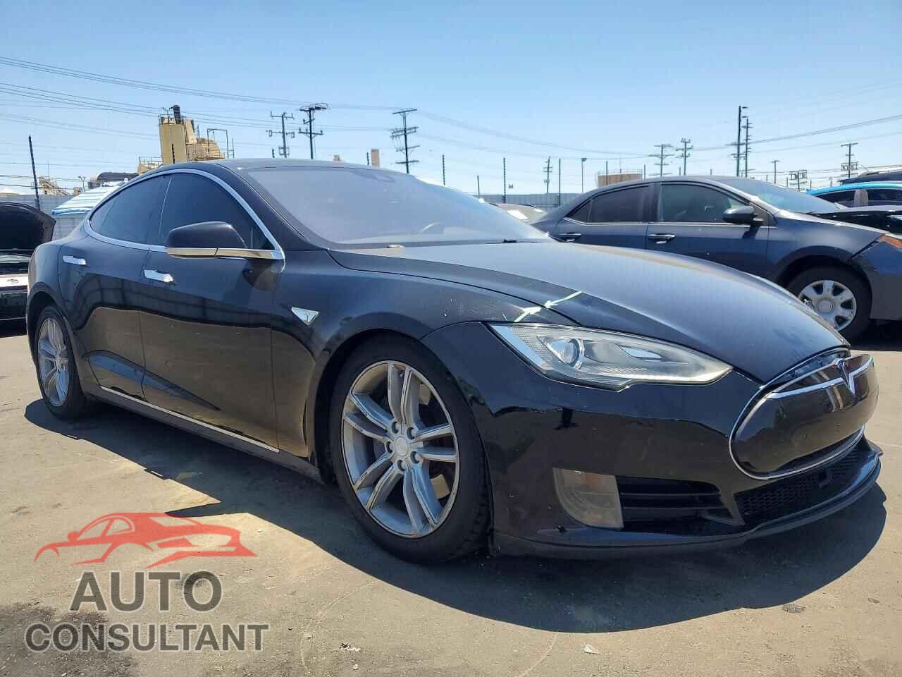 TESLA MODEL S 2015 - 5YJSA1S13FF100539