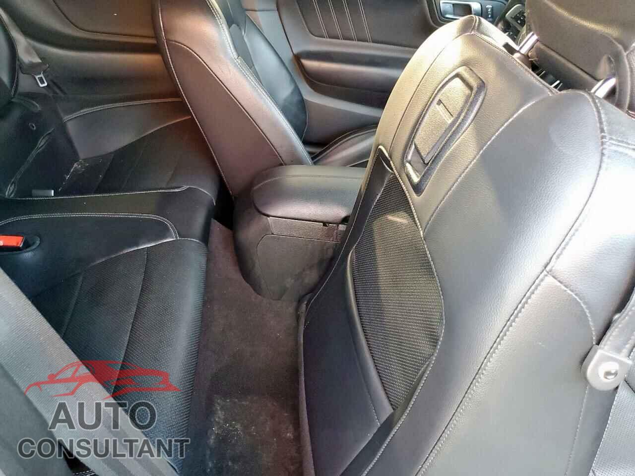 FORD MUSTANG 2020 - 1FA6P8CF0L5130233