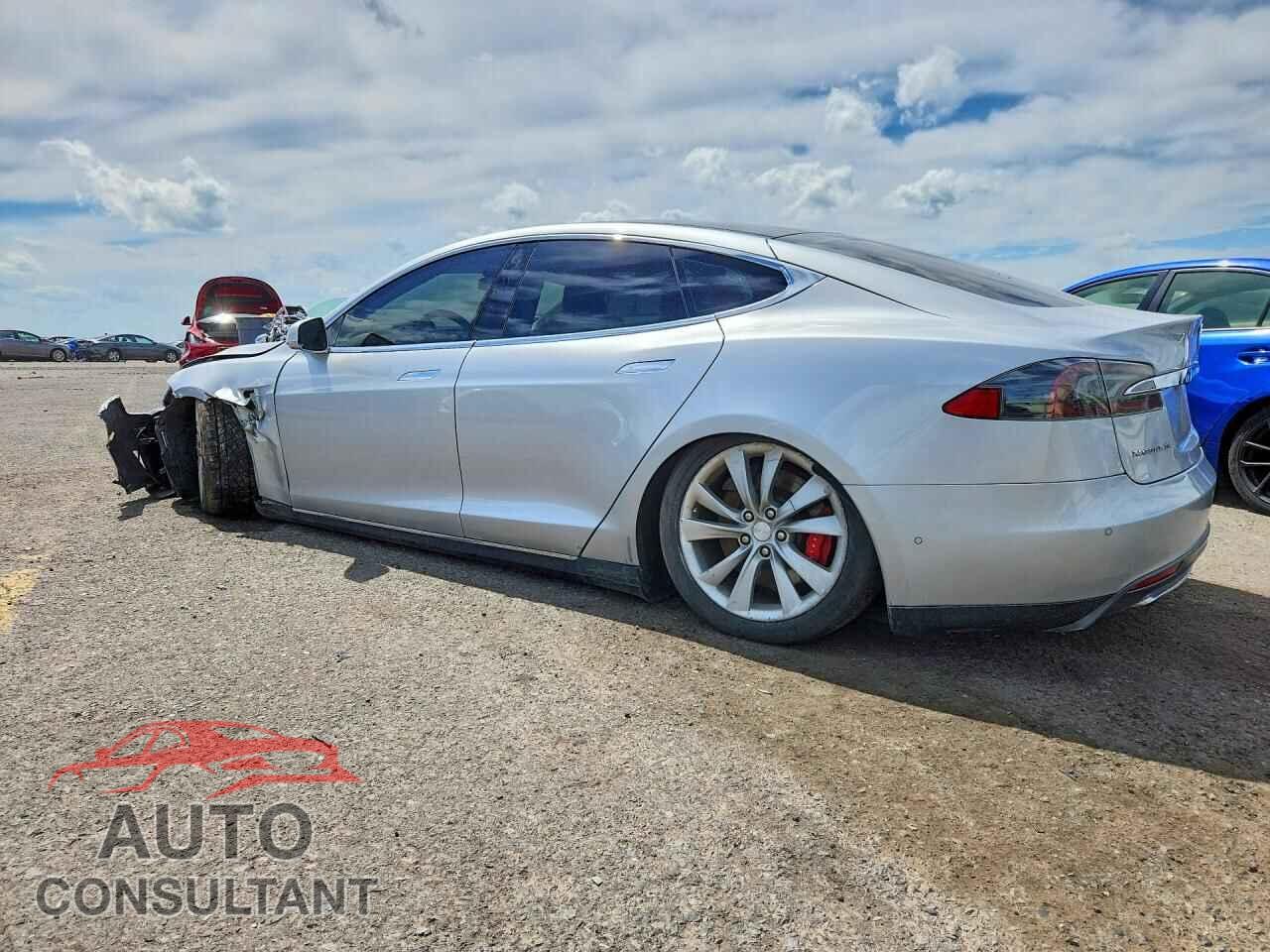 TESLA MODEL S 2015 - 5YJSA1H22FFP69885