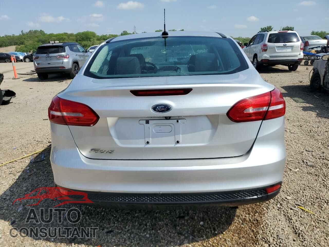 FORD FOCUS 2017 - 1FADP3E24HL202882