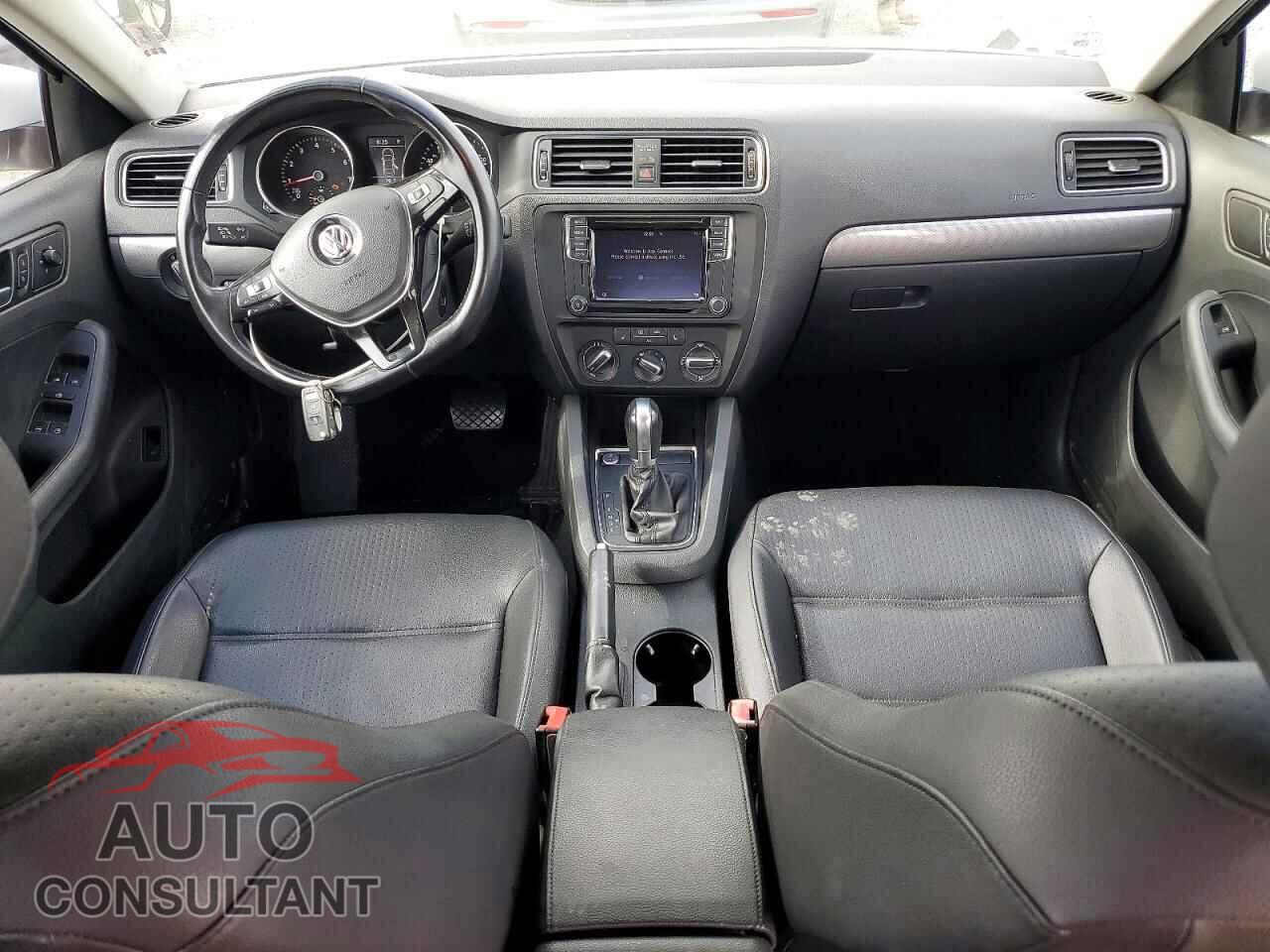 VOLKSWAGEN JETTA 2017 - 3VWDB7AJXHM255546