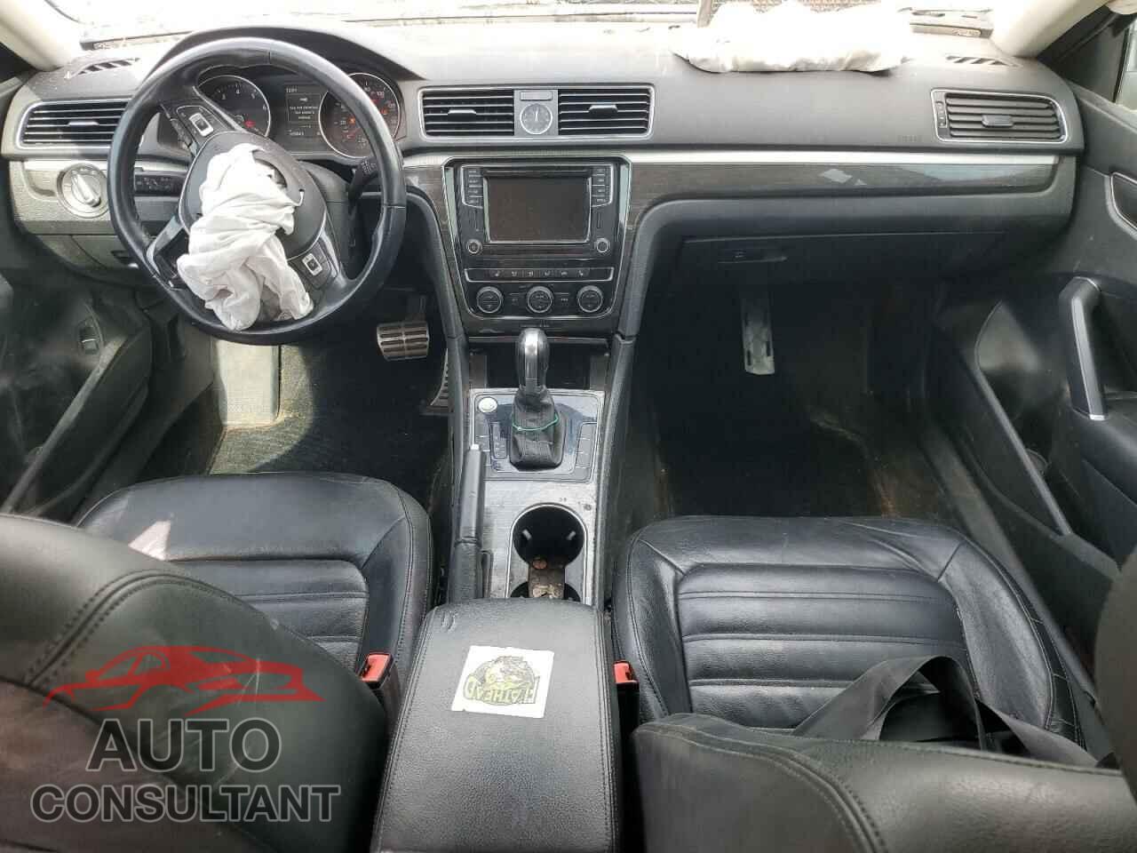 VOLKSWAGEN PASSAT 2017 - 1VWCT7A31HC036552