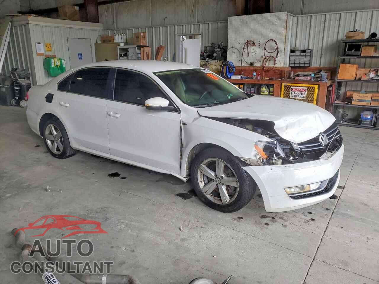 VOLKSWAGEN PASSAT 2015 - 1VWAT7A34FC092019