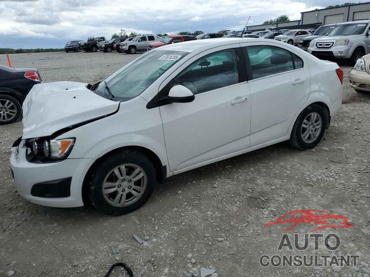 CHEVROLET SONIC 2013 - 1G1JC5SH0D4248171