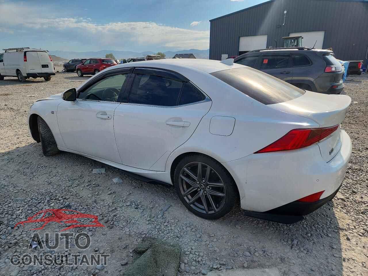 LEXUS IS 2018 - JTHC81D20J5027502