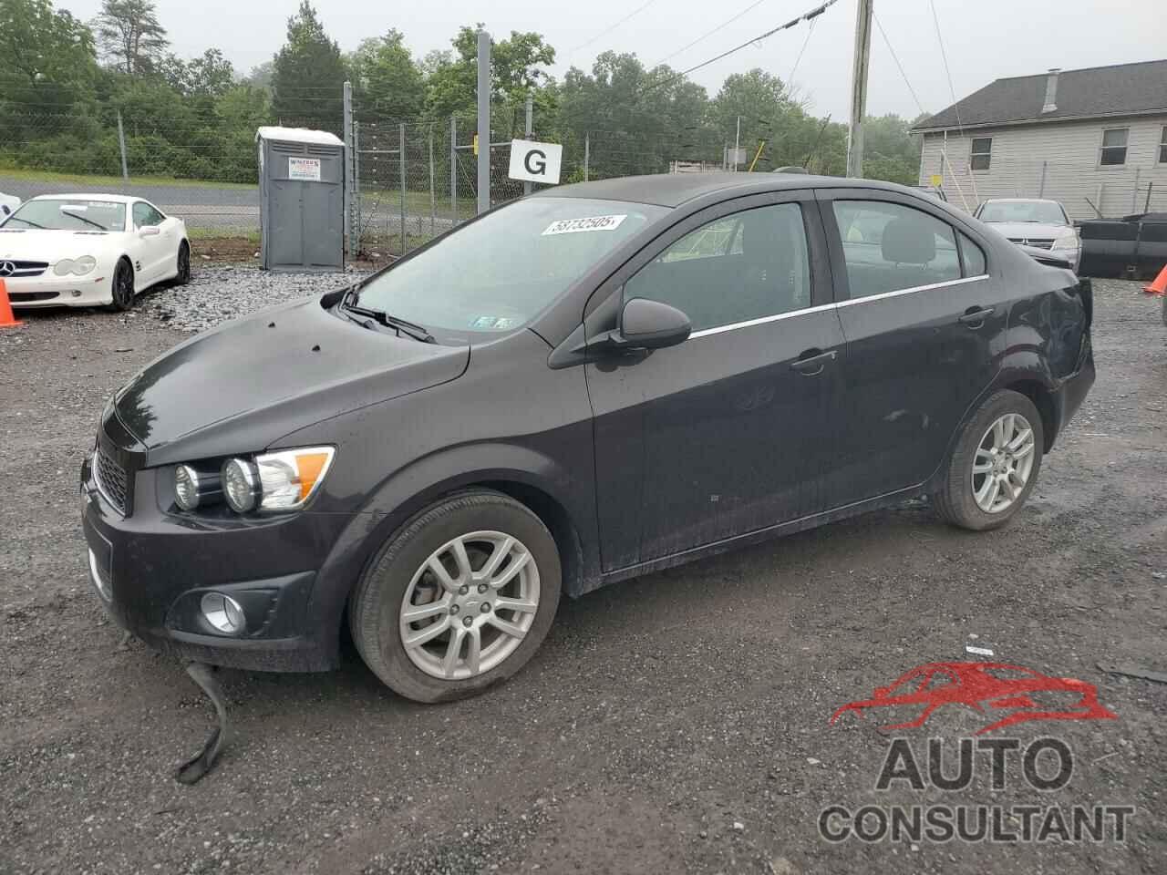 CHEVROLET SONIC 2015 - 1G1JC5SG2F4212010