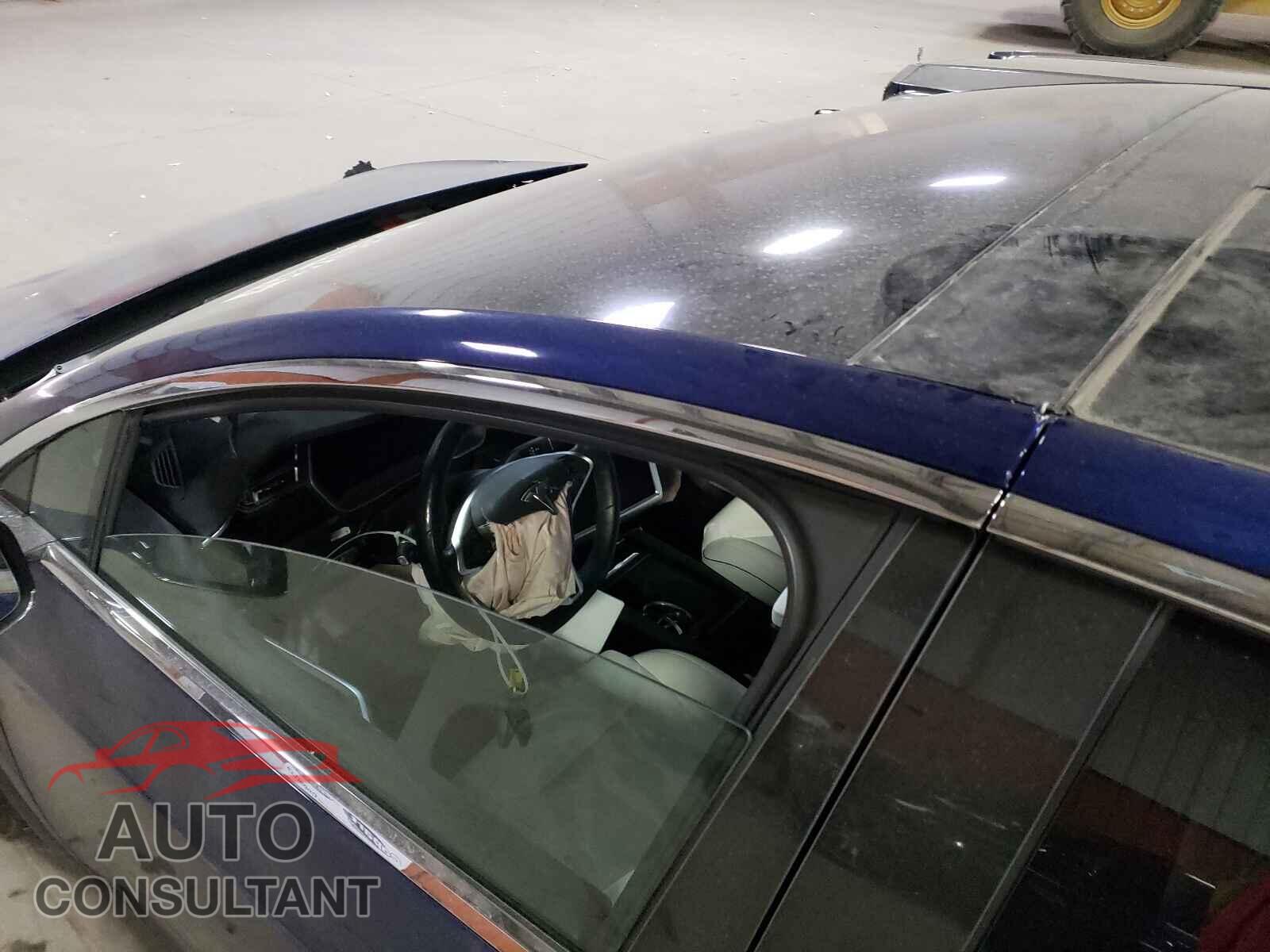 TESLA MODEL X 2017 - 5YJXCDE22HF035191