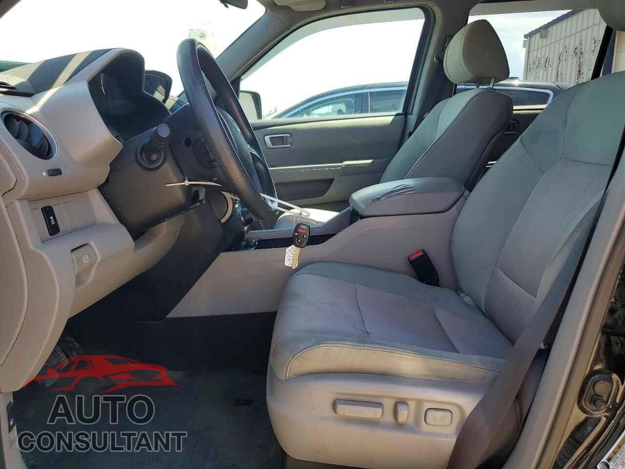 HONDA PILOT 2015 - 5FNYF4H33FB007428