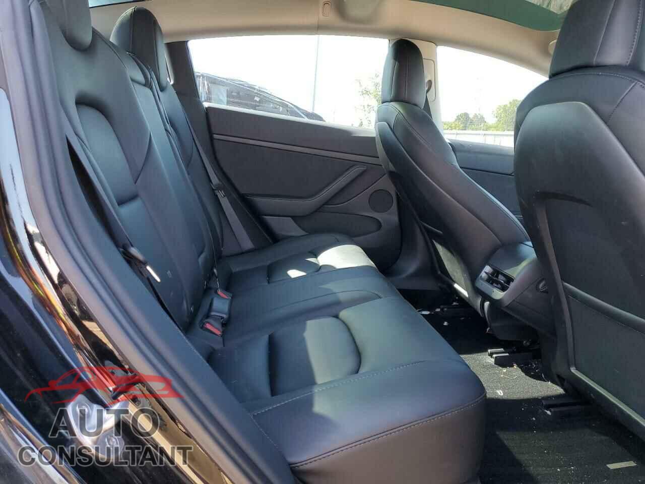 TESLA MODEL 3 2022 - 5YJ3E1EB5NF199375