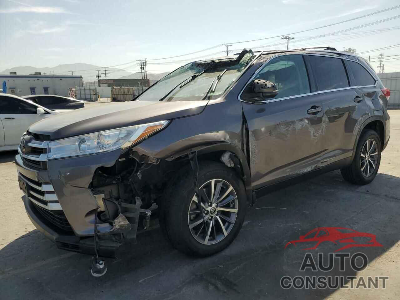 TOYOTA HIGHLANDER 2019 - 5TDKZRFH7KS555558