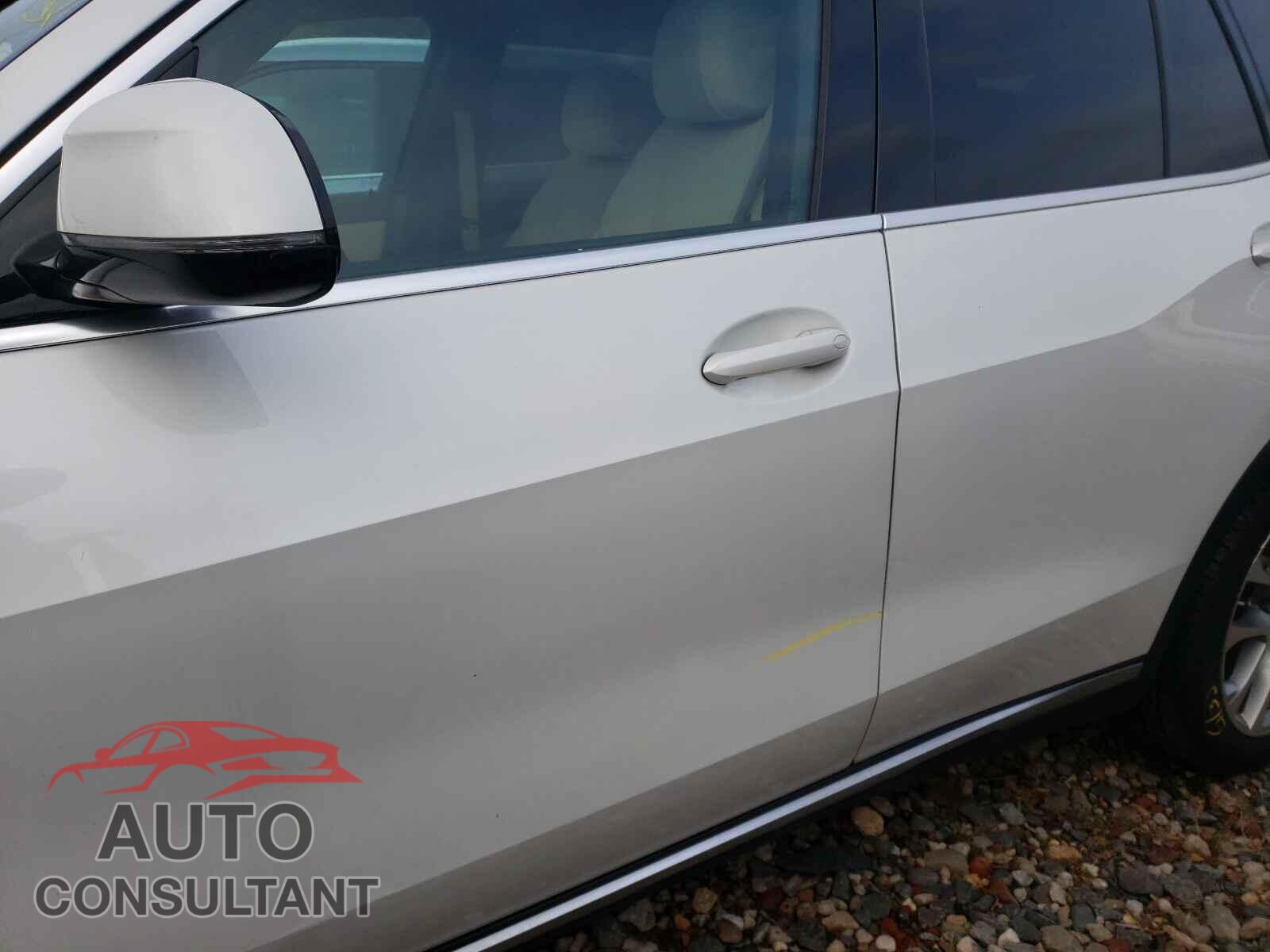 BMW X5 2020 - 5UXCR6C04L9D00109