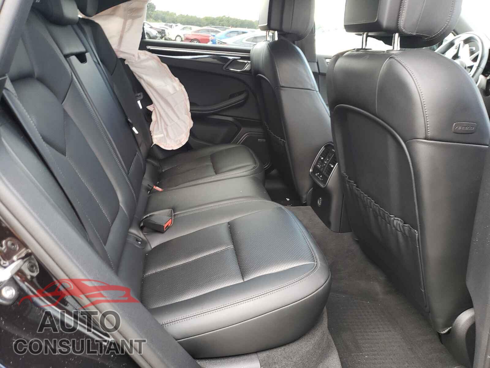 PORSCHE MACAN 2018 - WP1AA2A50JLB22900