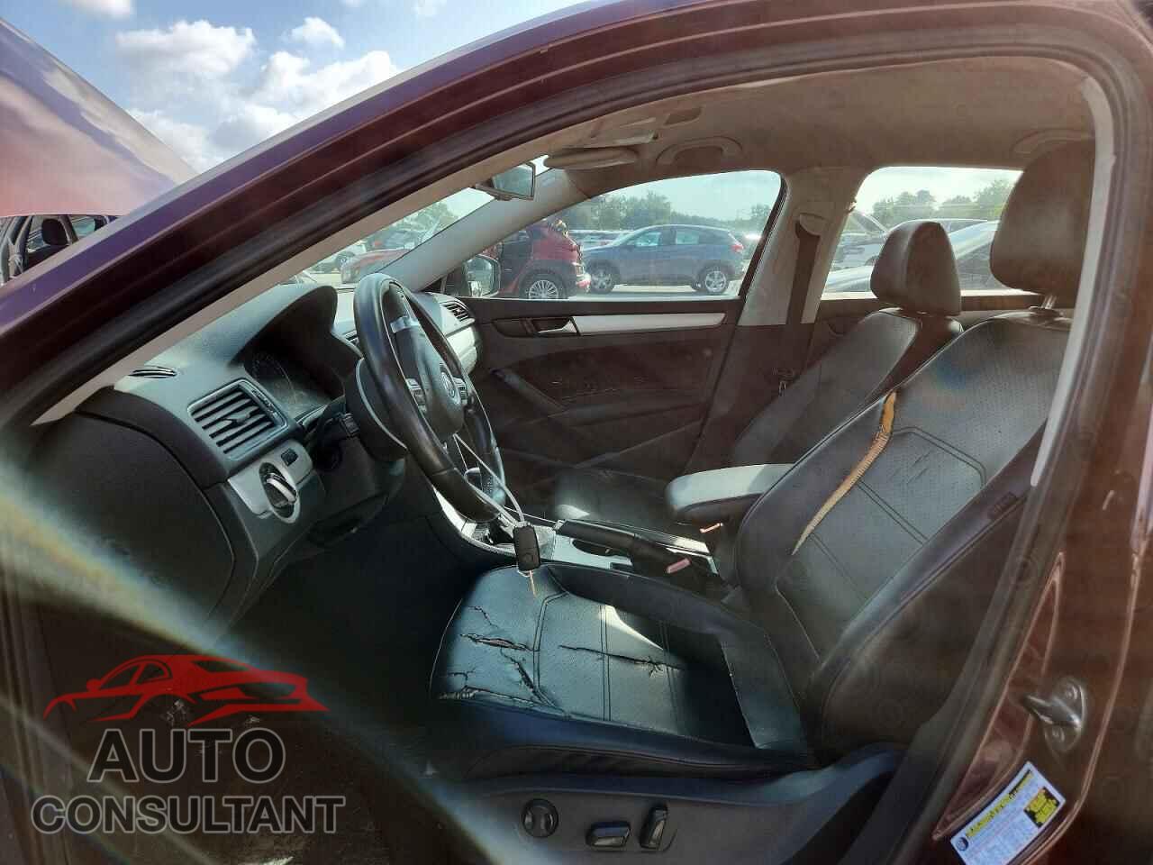 VOLKSWAGEN PASSAT 2013 - 1VWBP7A32DC107185