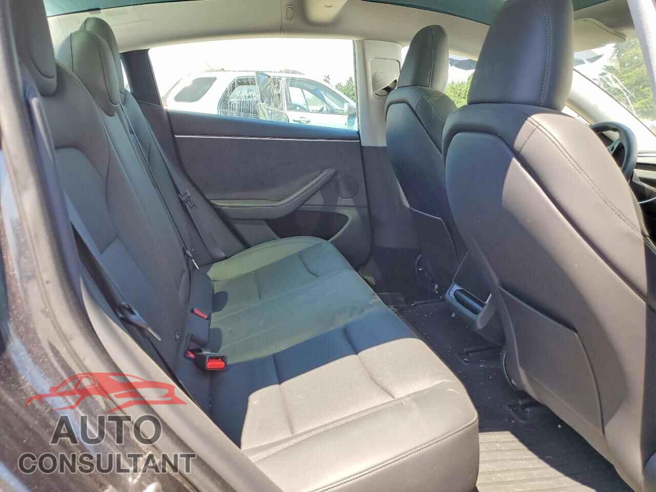 TESLA MODEL 3 2024 - 5YJ3E1EB8RF750856