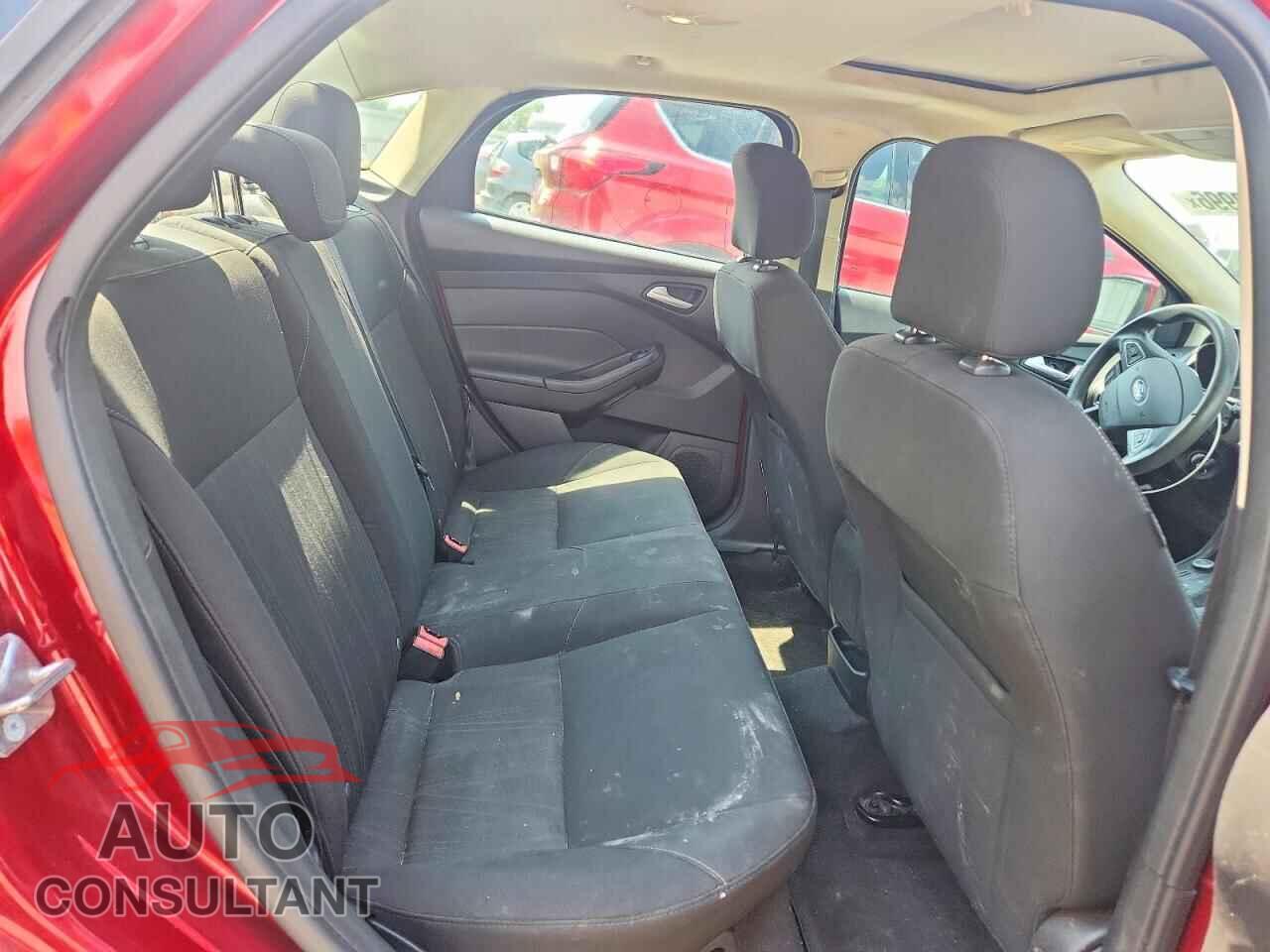 FORD FOCUS 2015 - 1FADP3F21FL353237