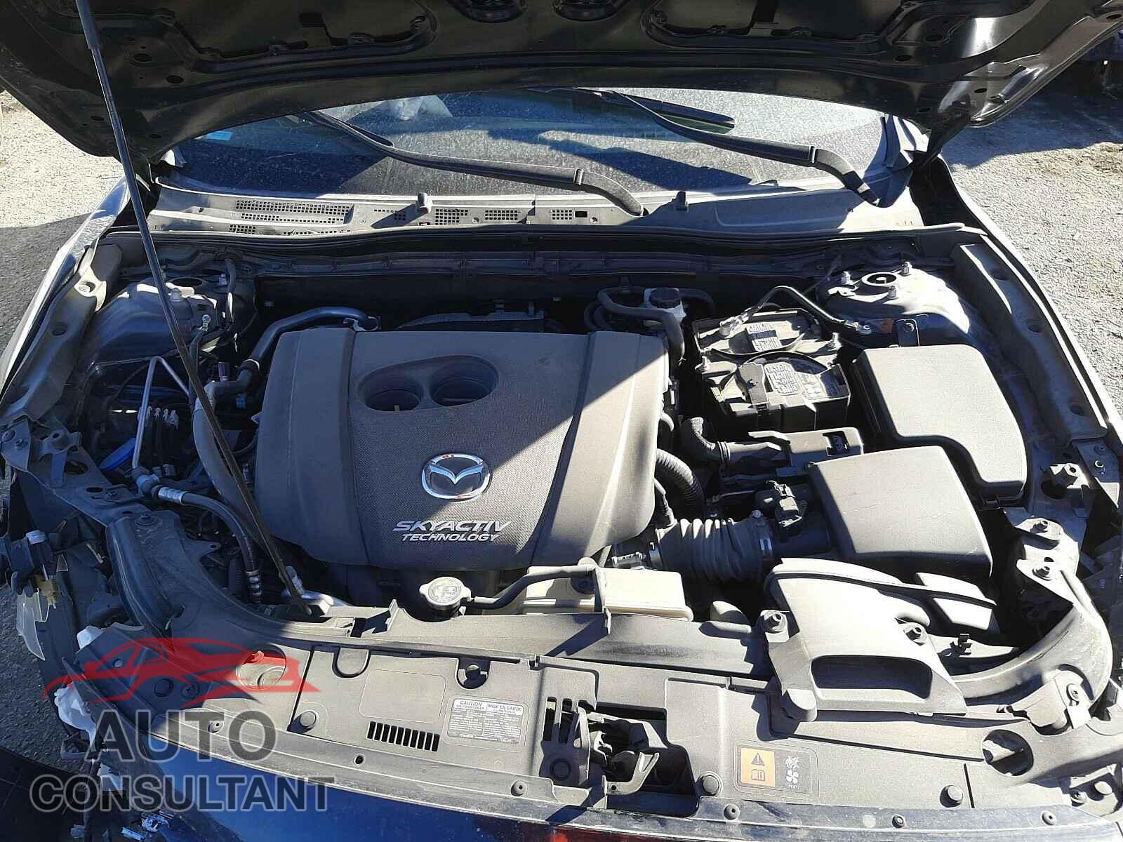 MAZDA 3 2018 - 3MZBN1U75JM176836