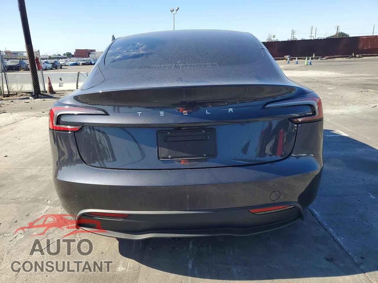 TESLA MODEL 3 2024 - 5YJ3E1EA9RF743096