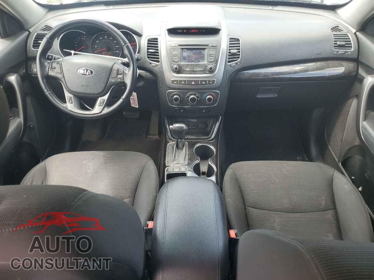 KIA SORENTO 2015 - 5XYKTCA67FG599907