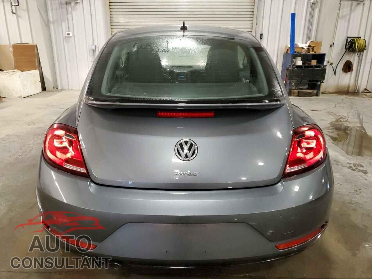 VOLKSWAGEN BEETLE 2017 - 3VWF17AT9HM604385