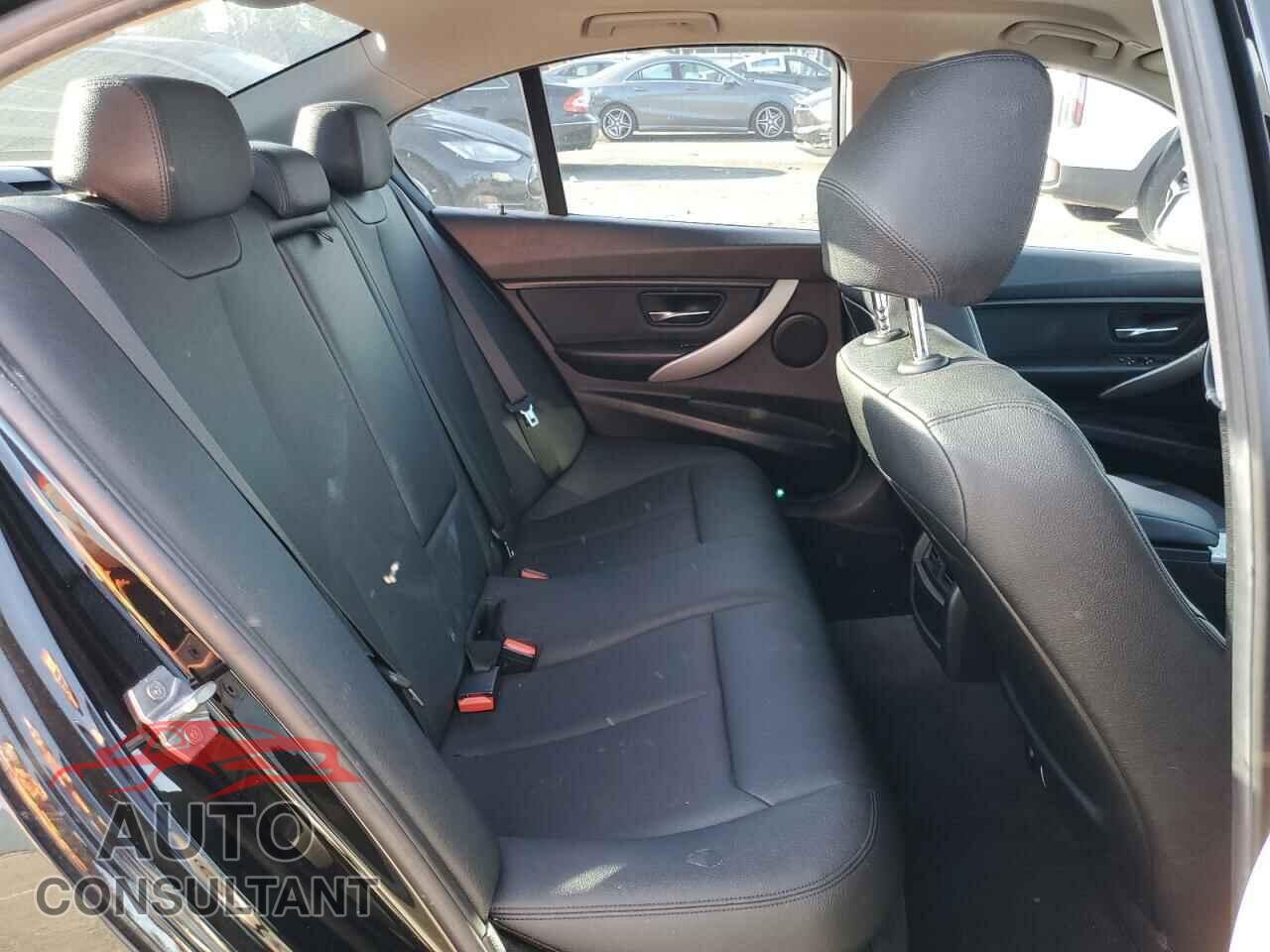 BMW 3 SERIES 2017 - WBA8A9C52HK619899