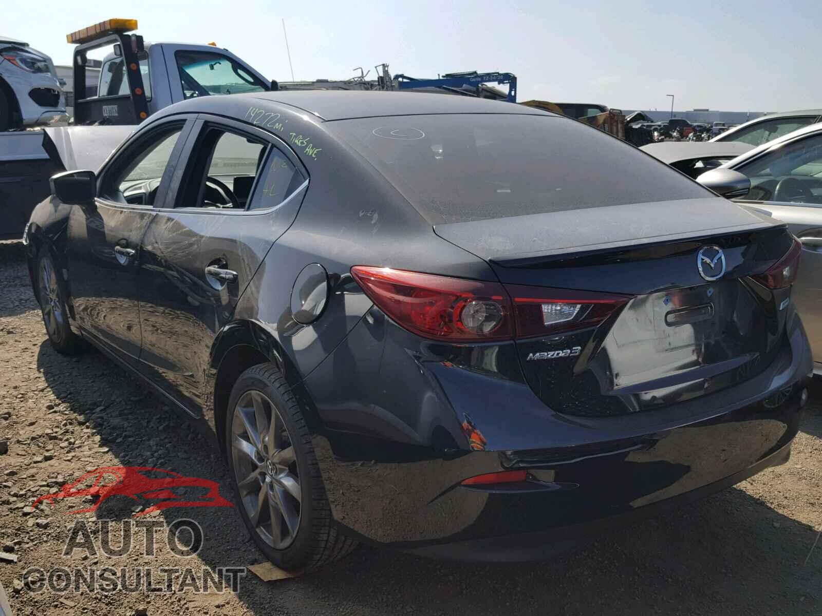 MAZDA 3 2018 - 3MZBN1V38JM201627