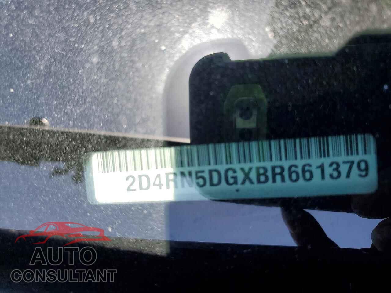DODGE CARAVAN 2011 - 2D4RN5DGXBR661379
