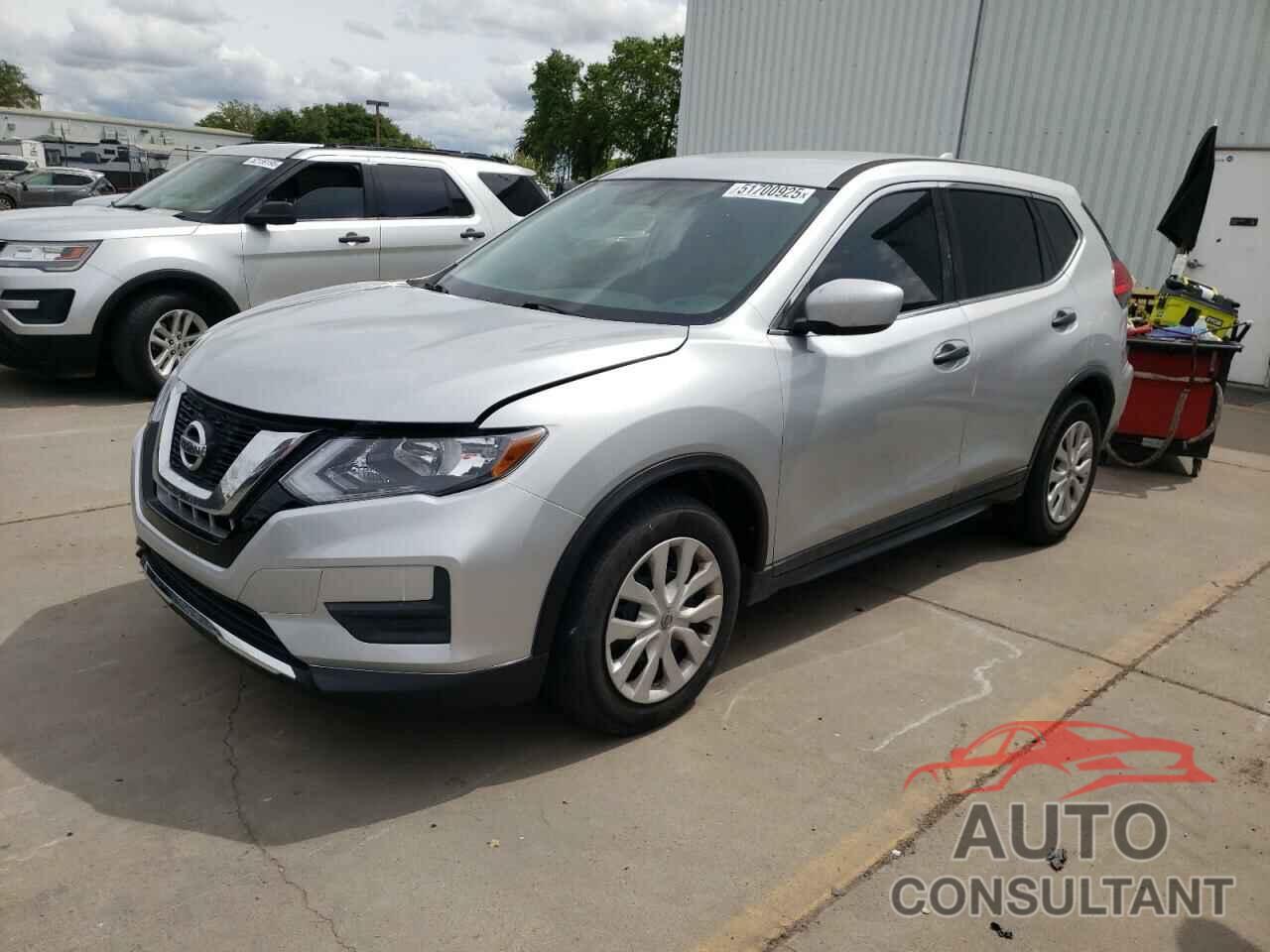 NISSAN ROGUE 2017 - KNMAT2MT4HP541020