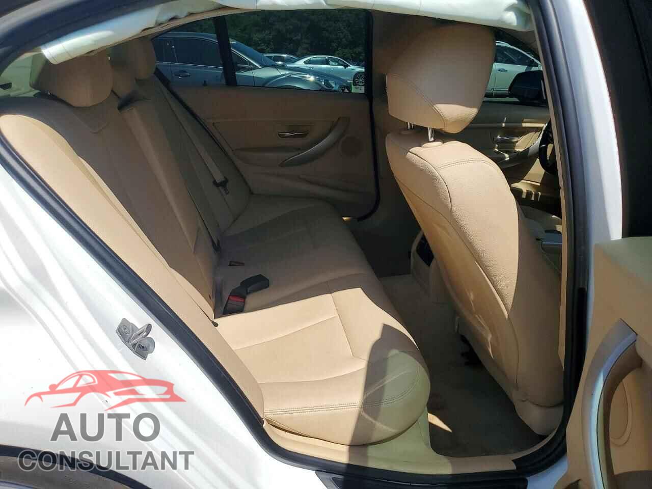 BMW 3 SERIES 2016 - WBA8E1G59GNU12293