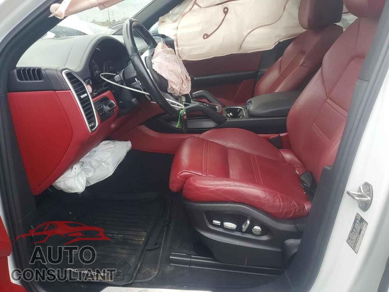 PORSCHE CAYENNE 2019 - WP1AA2AY6KDA06736